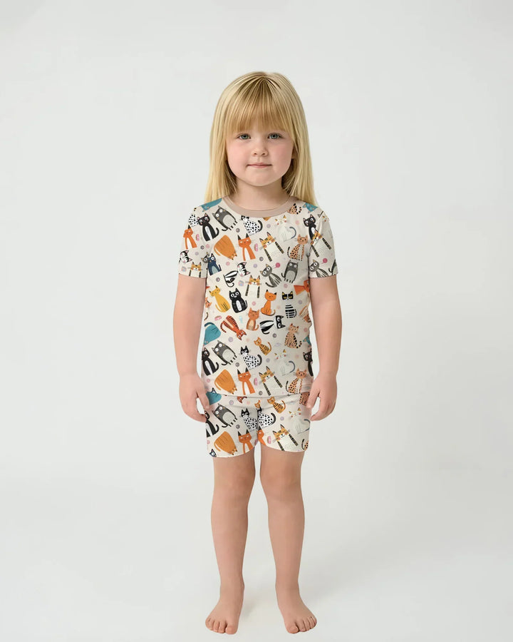 Template Zweiteiliges Pyjama-Set mit kurzen Ärmeln und Shorts
