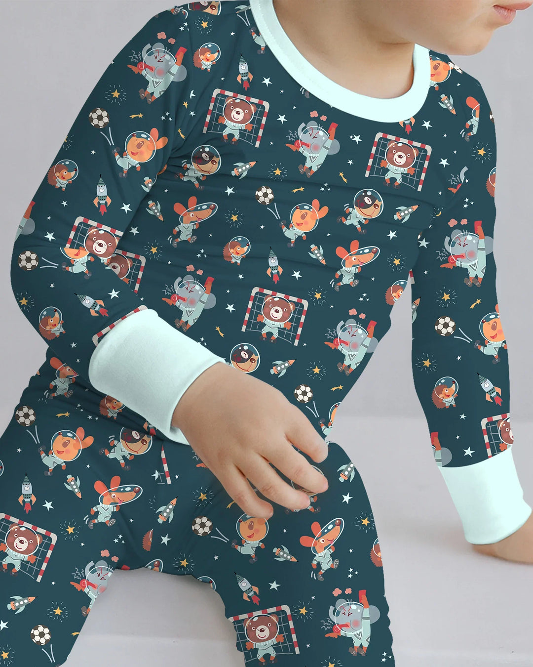 Zweiteiliges Langarm-Pyjama-Set mit Sommerfrüchten