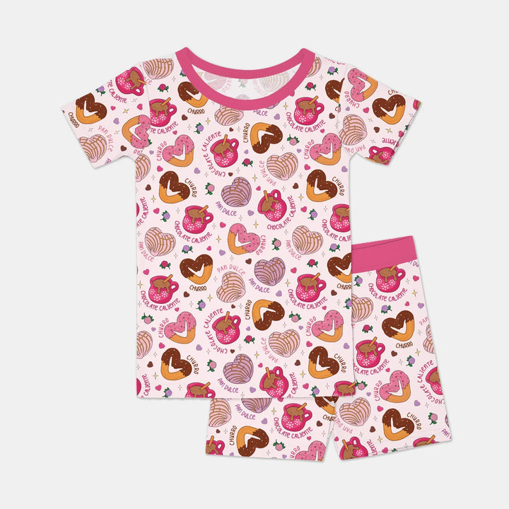 Template Zweiteiliges Pyjama-Set mit kurzen Ärmeln und Shorts