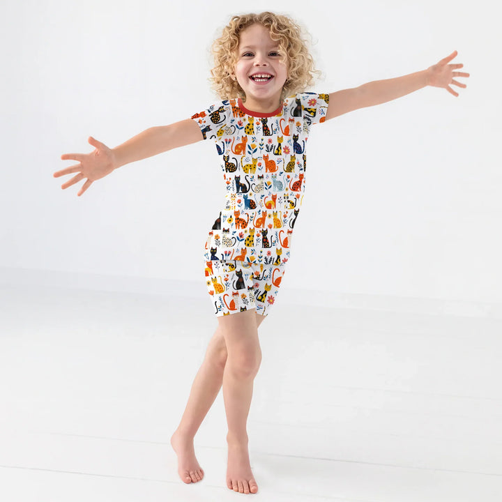 Template Zweiteiliges Pyjama-Set mit kurzen Ärmeln und Shorts