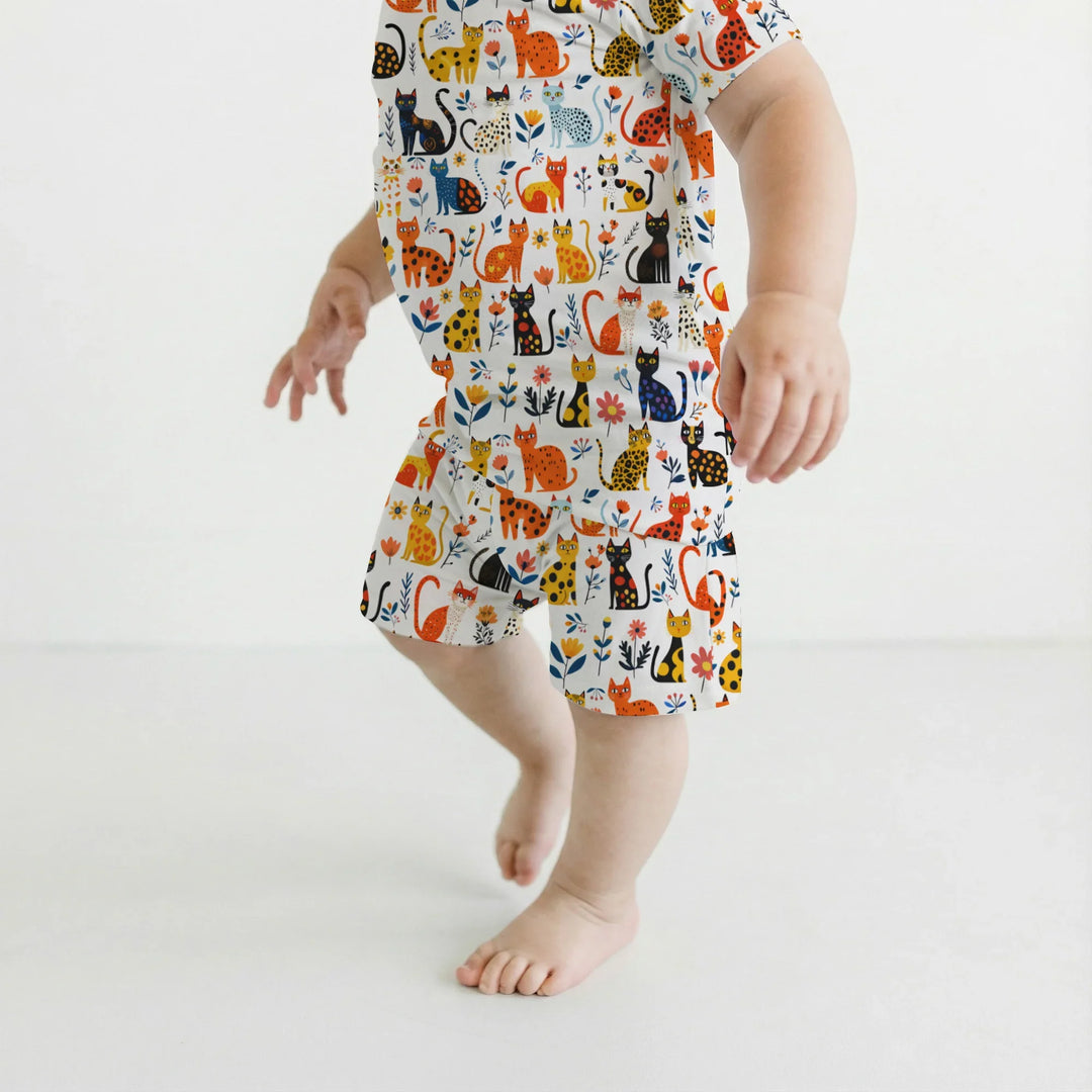 Template Zweiteiliges Pyjama-Set mit kurzen Ärmeln und Shorts