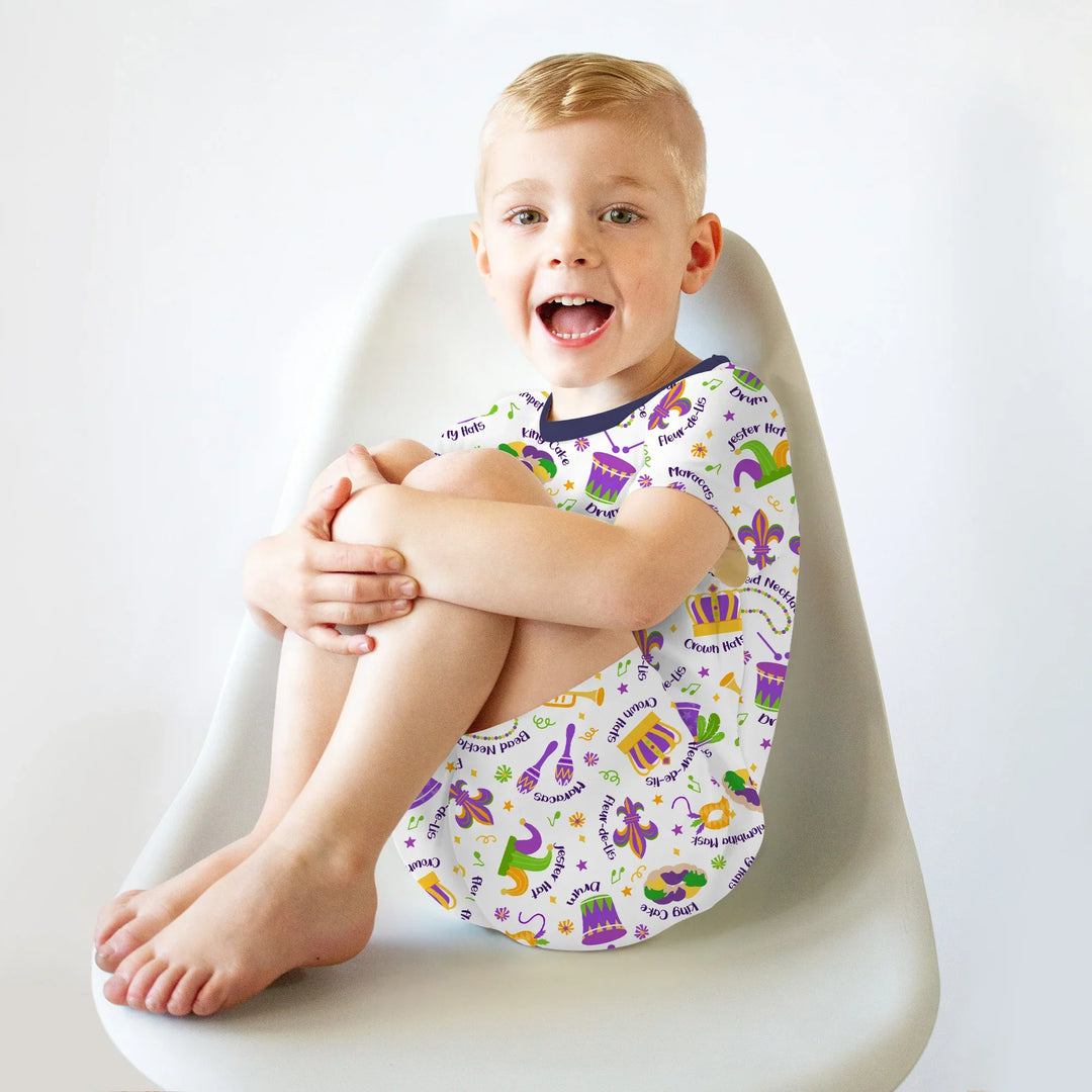 Template Zweiteiliges Pyjama-Set mit kurzen Ärmeln und Shorts