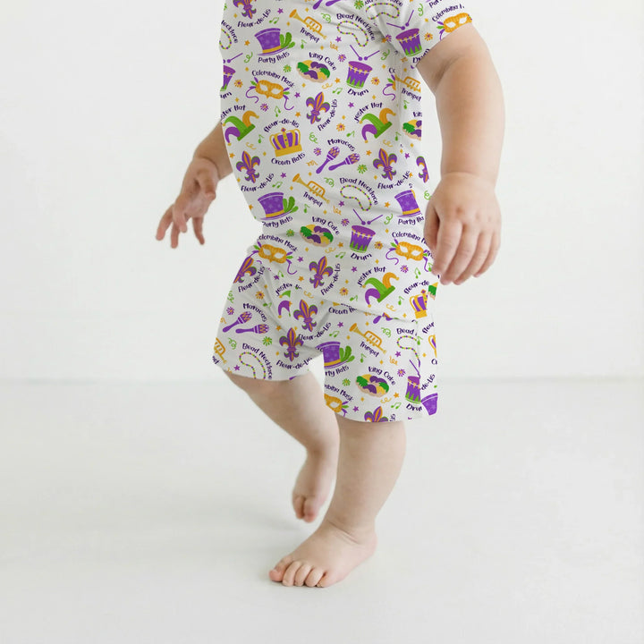 Template Zweiteiliges Pyjama-Set mit kurzen Ärmeln und Shorts