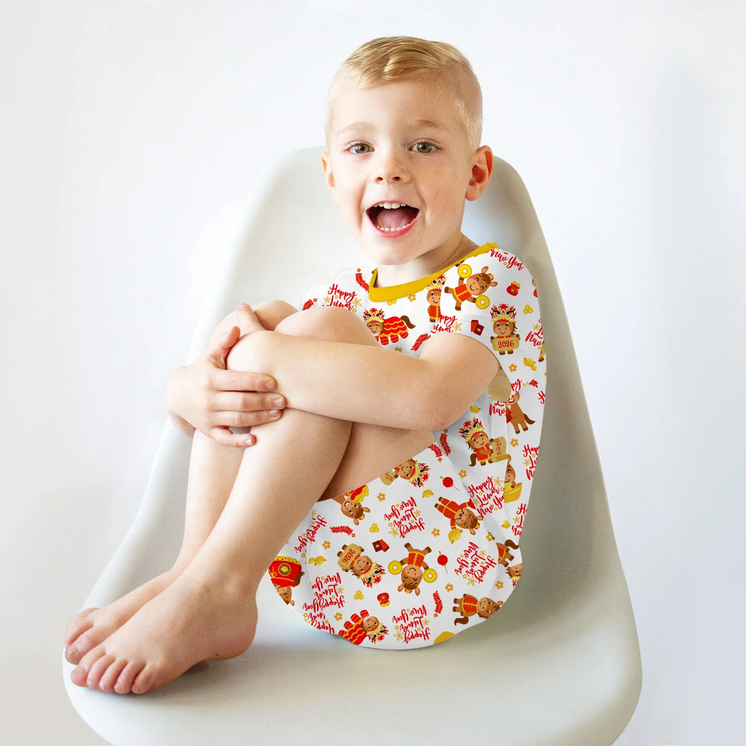 Template Zweiteiliges Pyjama-Set mit kurzen Ärmeln und Shorts