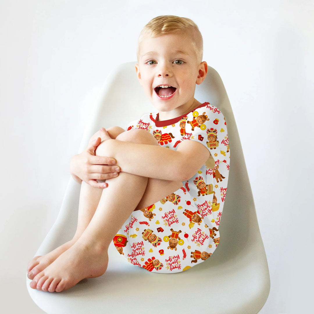 Template Zweiteiliges Pyjama-Set mit kurzen Ärmeln und Shorts