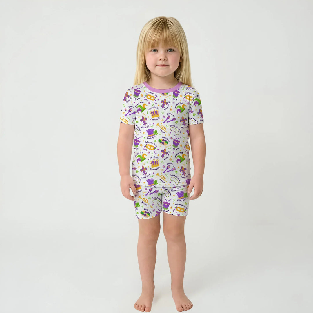 Template Zweiteiliges Pyjama-Set mit kurzen Ärmeln und Shorts