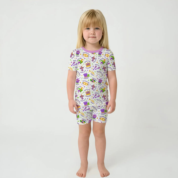 Template Zweiteiliges Pyjama-Set mit kurzen Ärmeln und Shorts