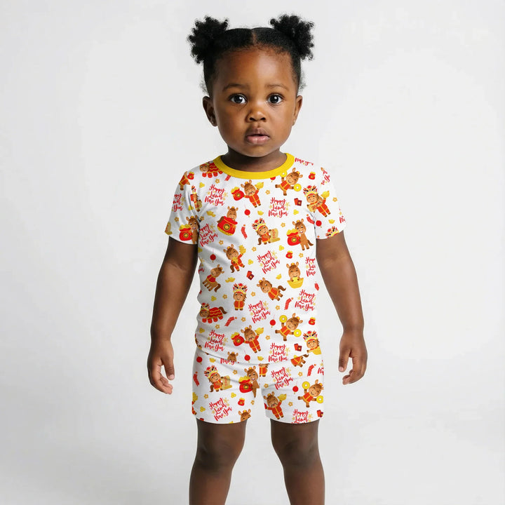 Template Zweiteiliges Pyjama-Set mit kurzen Ärmeln und Shorts