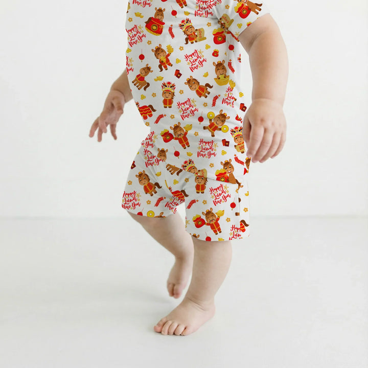 Template Zweiteiliges Pyjama-Set mit kurzen Ärmeln und Shorts