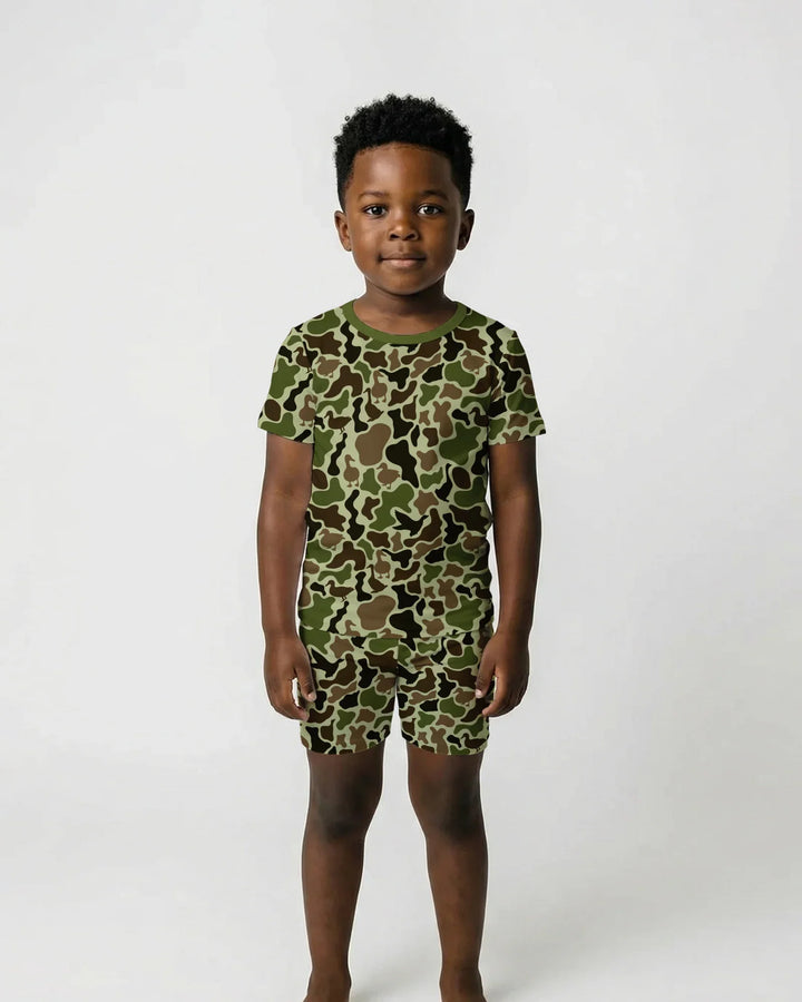 Template Zweiteiliges Pyjama-Set mit kurzen Ärmeln und Shorts