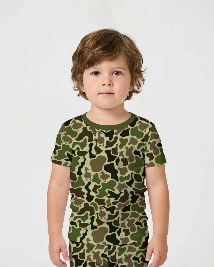 Template Zweiteiliges Pyjama-Set mit kurzen Ärmeln und Shorts