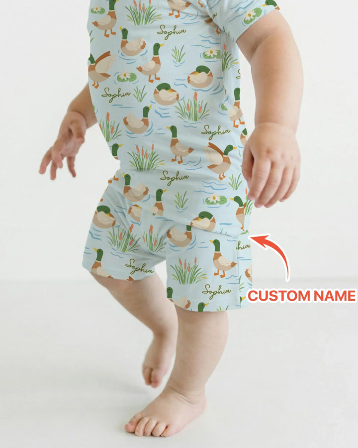 Zweiteiliges Pyjama-Set mit kurzen Ärmeln und Shorts im Sommer-Design