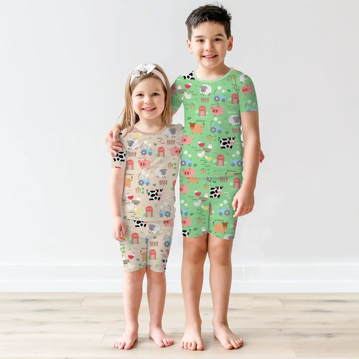 Template Zweiteiliges Pyjama-Set mit kurzen Ärmeln und Shorts