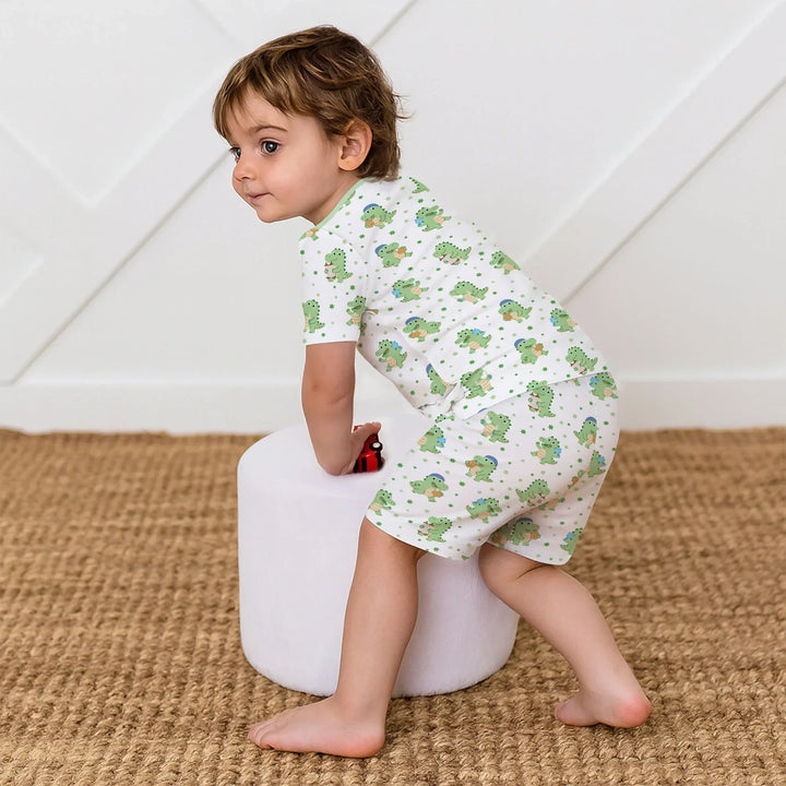 Template Zweiteiliges Pyjama-Set mit kurzen Ärmeln und Shorts