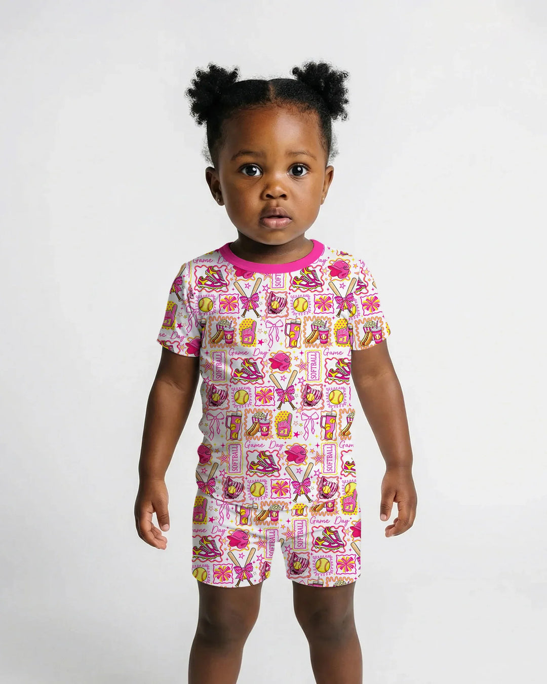 Template Zweiteiliges Pyjama-Set mit kurzen Ärmeln und Shorts