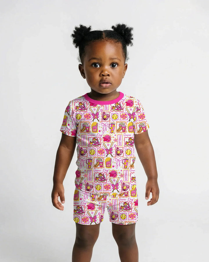 Template Zweiteiliges Pyjama-Set mit kurzen Ärmeln und Shorts