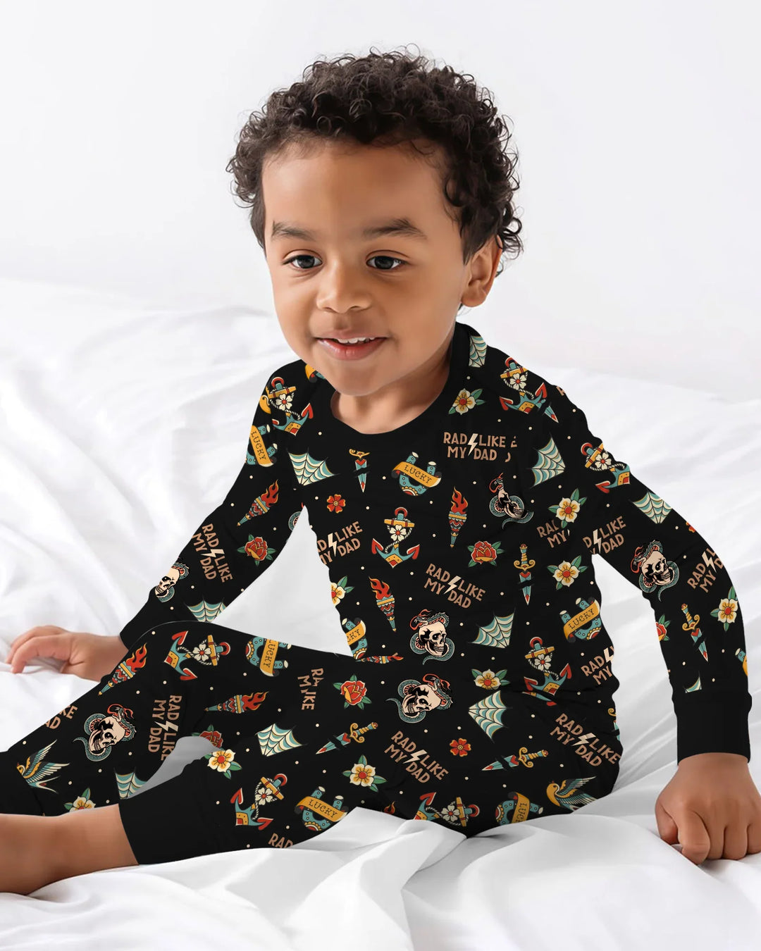 Zweiteiliges Langarm-Pyjama-Set mit Sommerfrüchten
