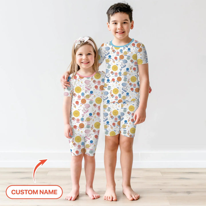 Zweiteiliges Pyjama-Set mit kurzen Ärmeln und Shorts im Sommer-Design