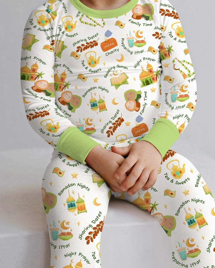 Zweiteiliges Langarm-Pyjama-Set mit Sommerfrüchten