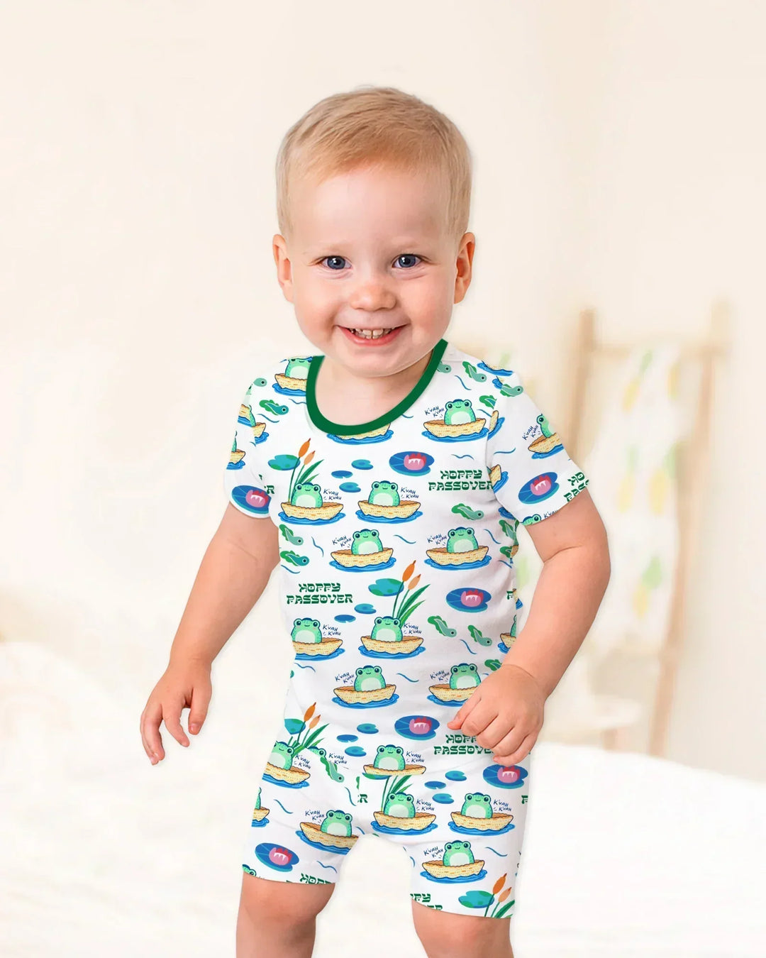 Template Zweiteiliges Pyjama-Set mit kurzen Ärmeln und Shorts