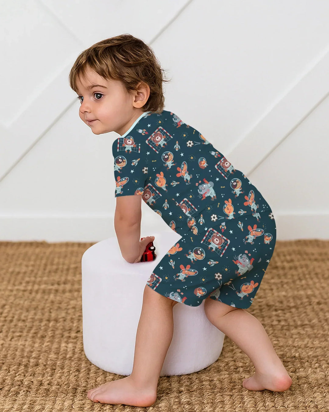 Zweiteiliges Pyjama-Set mit kurzen Ärmeln und Shorts im Sommer-Design