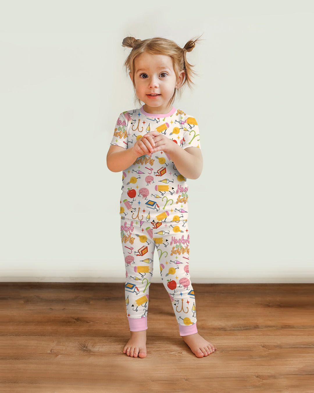 Hooked on Learning Bamboo Two Piece Short Sleeve Pajama Set