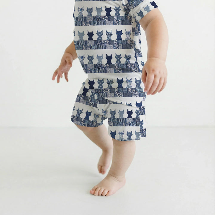 Template Zweiteiliges Pyjama-Set mit kurzen Ärmeln und Shorts