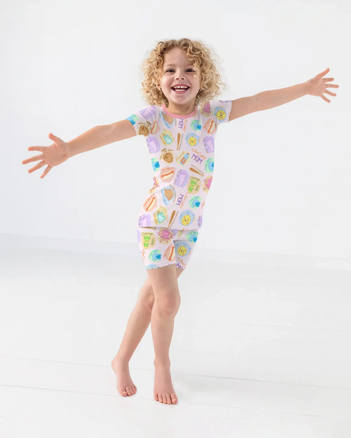 Template Zweiteiliges Pyjama-Set mit kurzen Ärmeln und Shorts