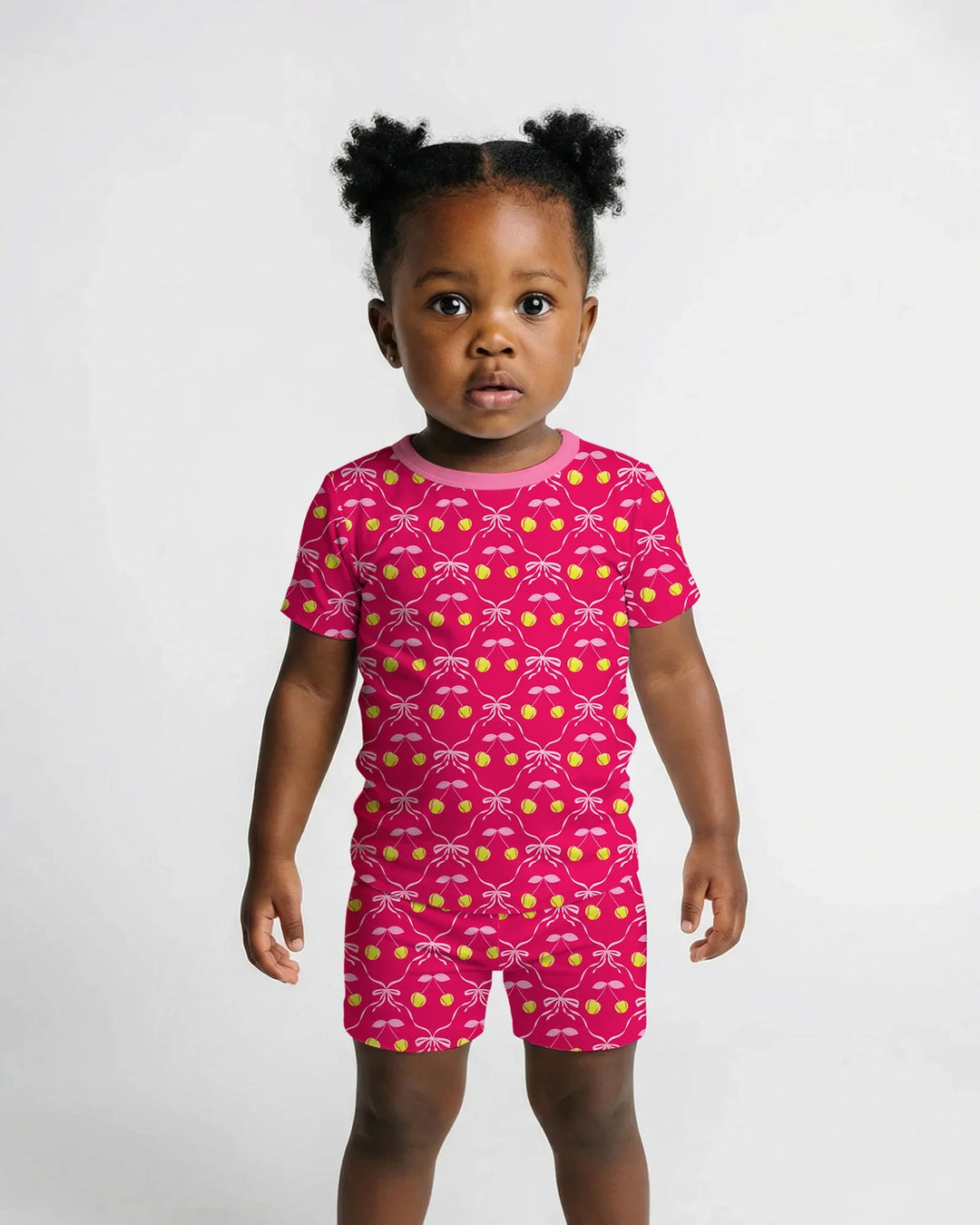 Template Zweiteiliges Pyjama-Set mit kurzen Ärmeln und Shorts