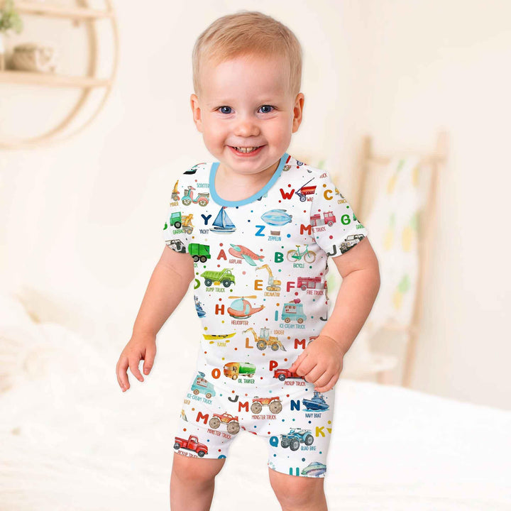 Template Zweiteiliges Pyjama-Set mit kurzen Ärmeln und Shorts