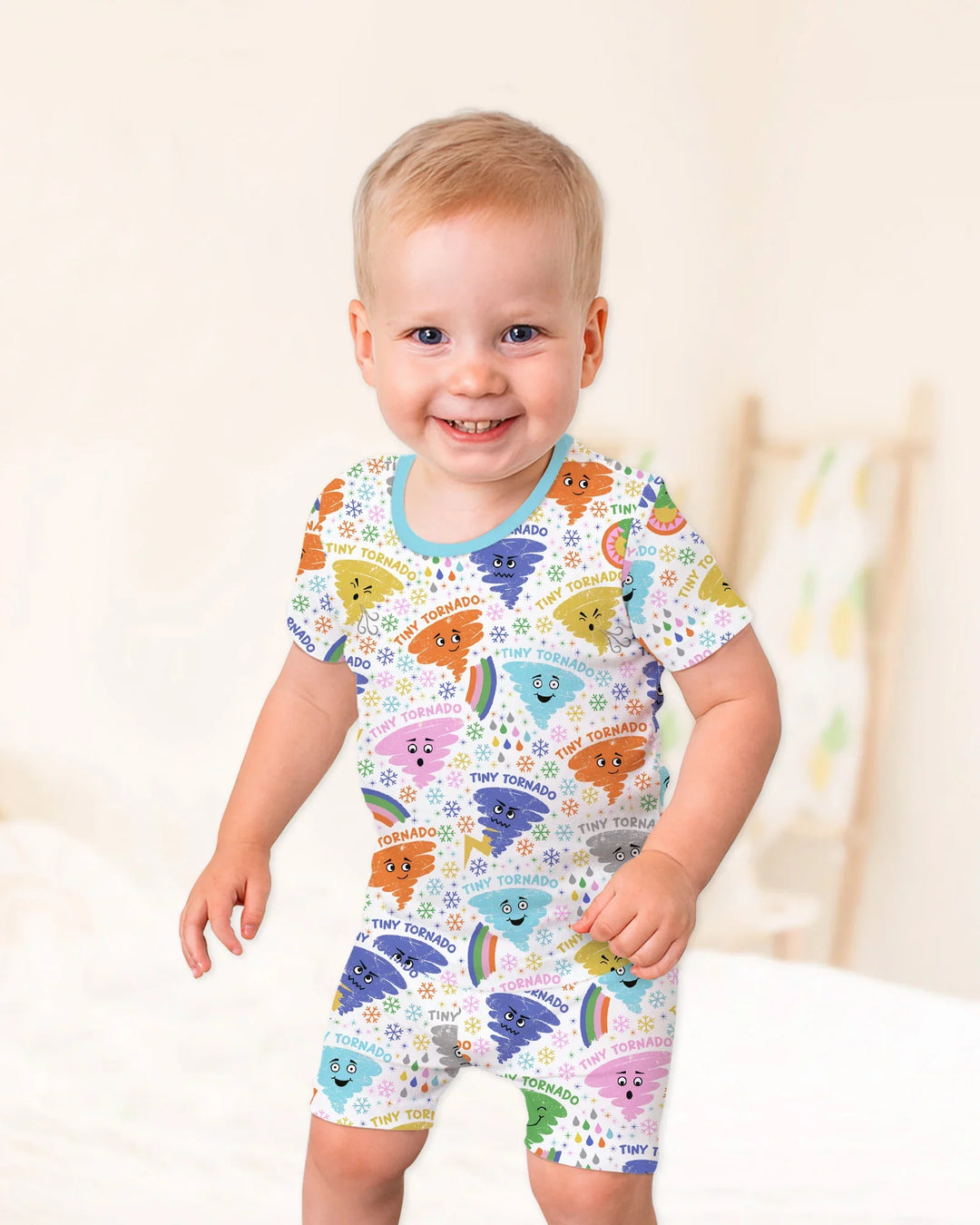 Template Zweiteiliges Pyjama-Set mit kurzen Ärmeln und Shorts