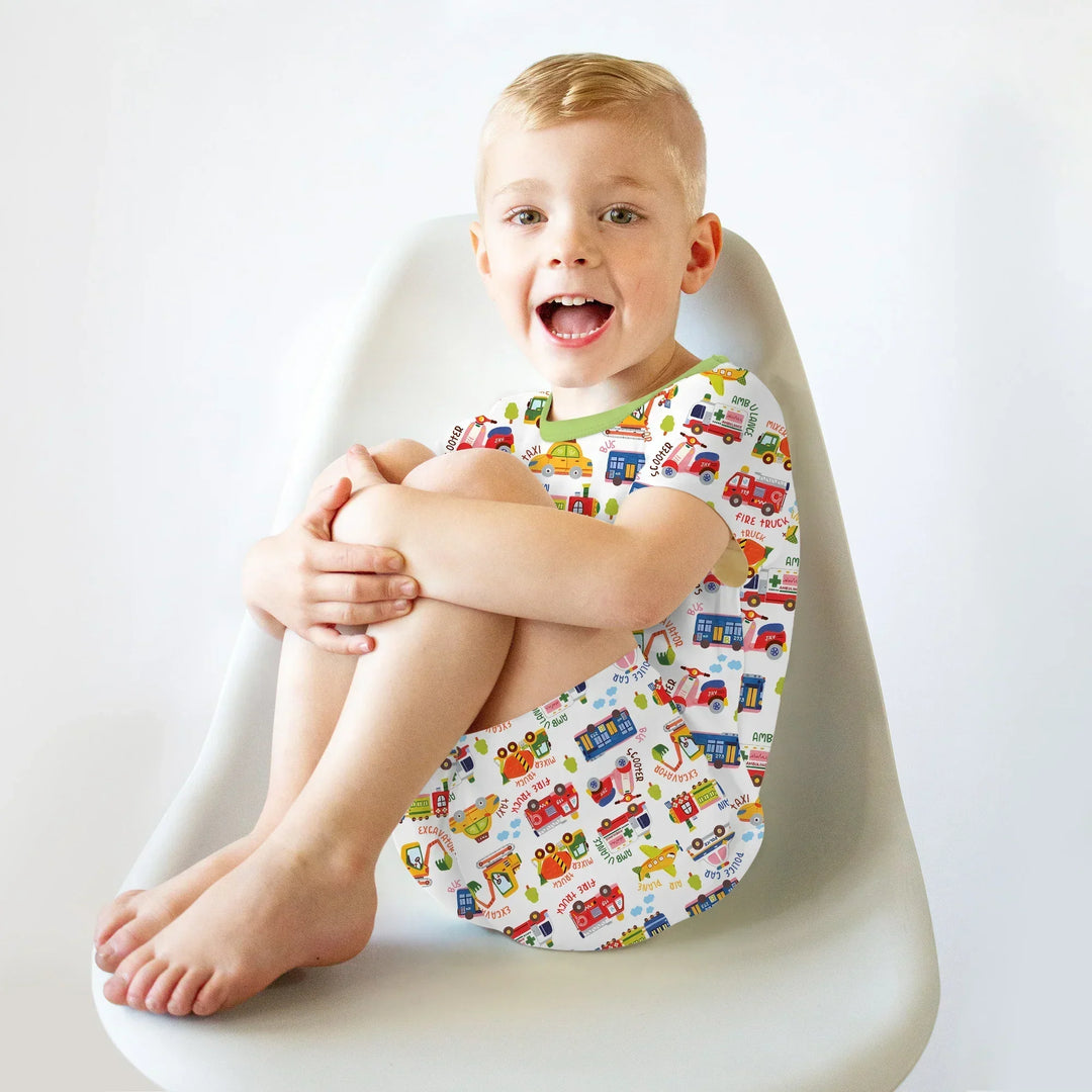 Template Zweiteiliges Pyjama-Set mit kurzen Ärmeln und Shorts
