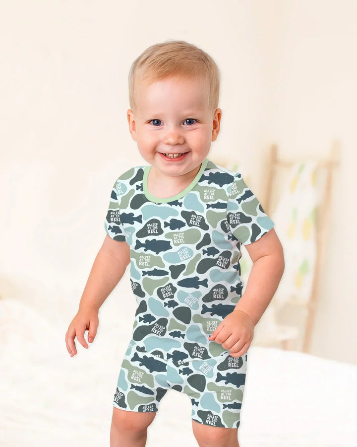 Template Zweiteiliges Pyjama-Set mit kurzen Ärmeln und Shorts