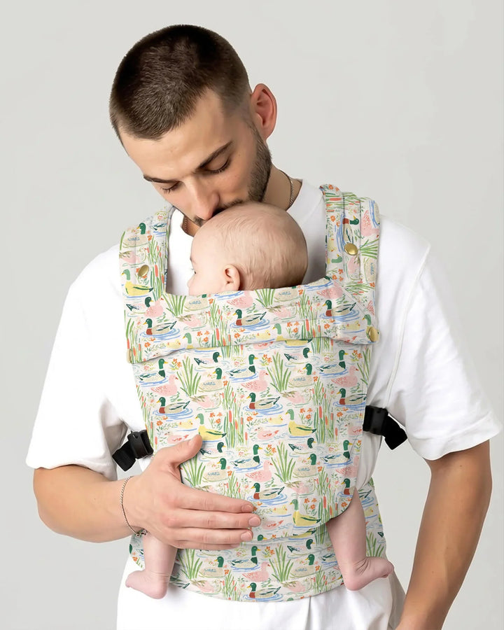 Entzückende Mandarinente Babytrage