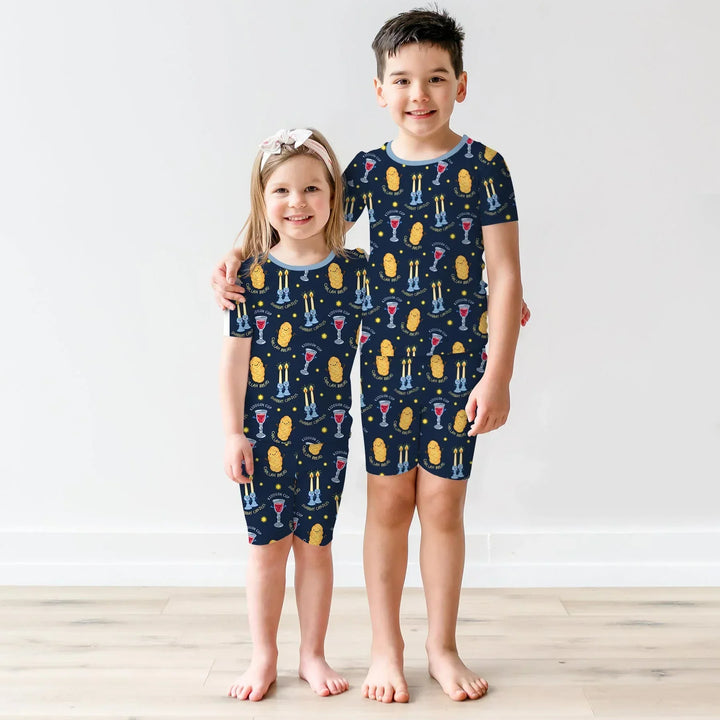 Template Zweiteiliges Pyjama-Set mit kurzen Ärmeln und Shorts