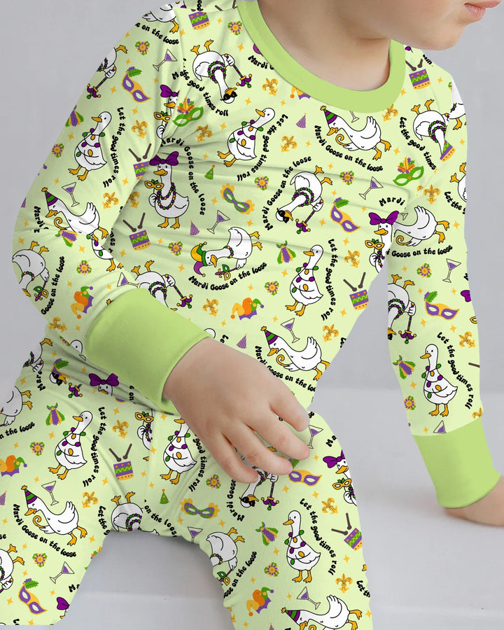 Zweiteiliges Langarm-Pyjama-Set mit Sommerfrüchten