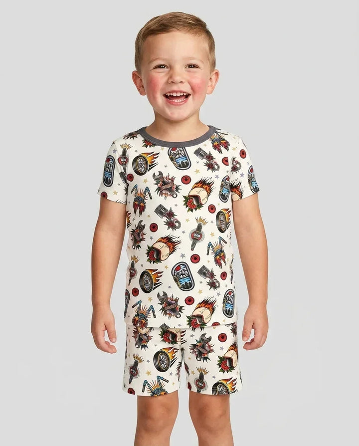 Template Zweiteiliges Pyjama-Set mit kurzen Ärmeln und Shorts