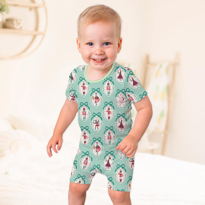 Zweiteiliges Pyjama-Set mit kurzen Ärmeln und Shorts im Sommer-Design