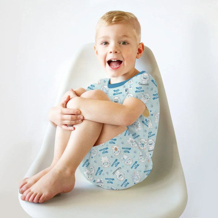 Template Zweiteiliges Pyjama-Set mit kurzen Ärmeln und Shorts