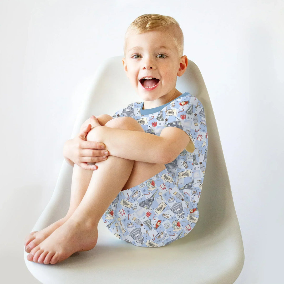 Zweiteiliges Pyjama-Set mit kurzen Ärmeln und Shorts im Sommer-Design
