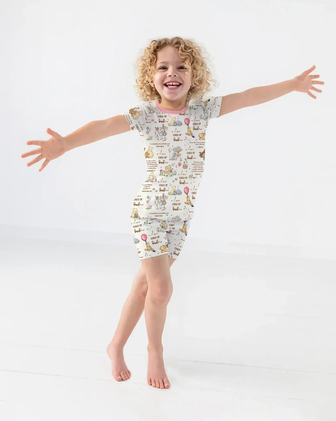 Template Zweiteiliges Pyjama-Set mit kurzen Ärmeln und Shorts