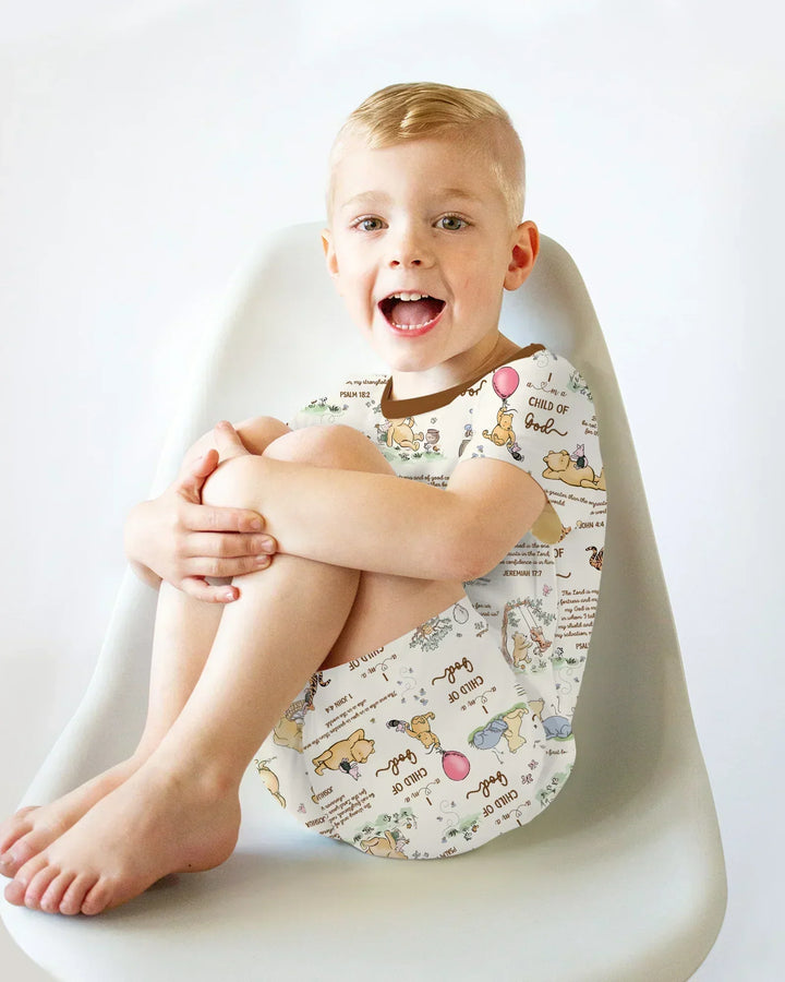 Template Zweiteiliges Pyjama-Set mit kurzen Ärmeln und Shorts