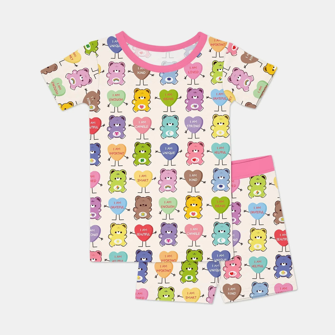 Template Zweiteiliges Pyjama-Set mit kurzen Ärmeln und Shorts