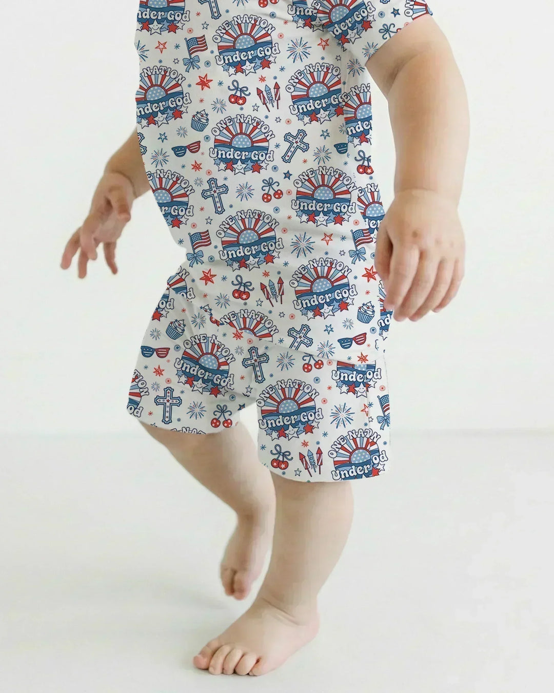 Template Zweiteiliges Pyjama-Set mit kurzen Ärmeln und Shorts