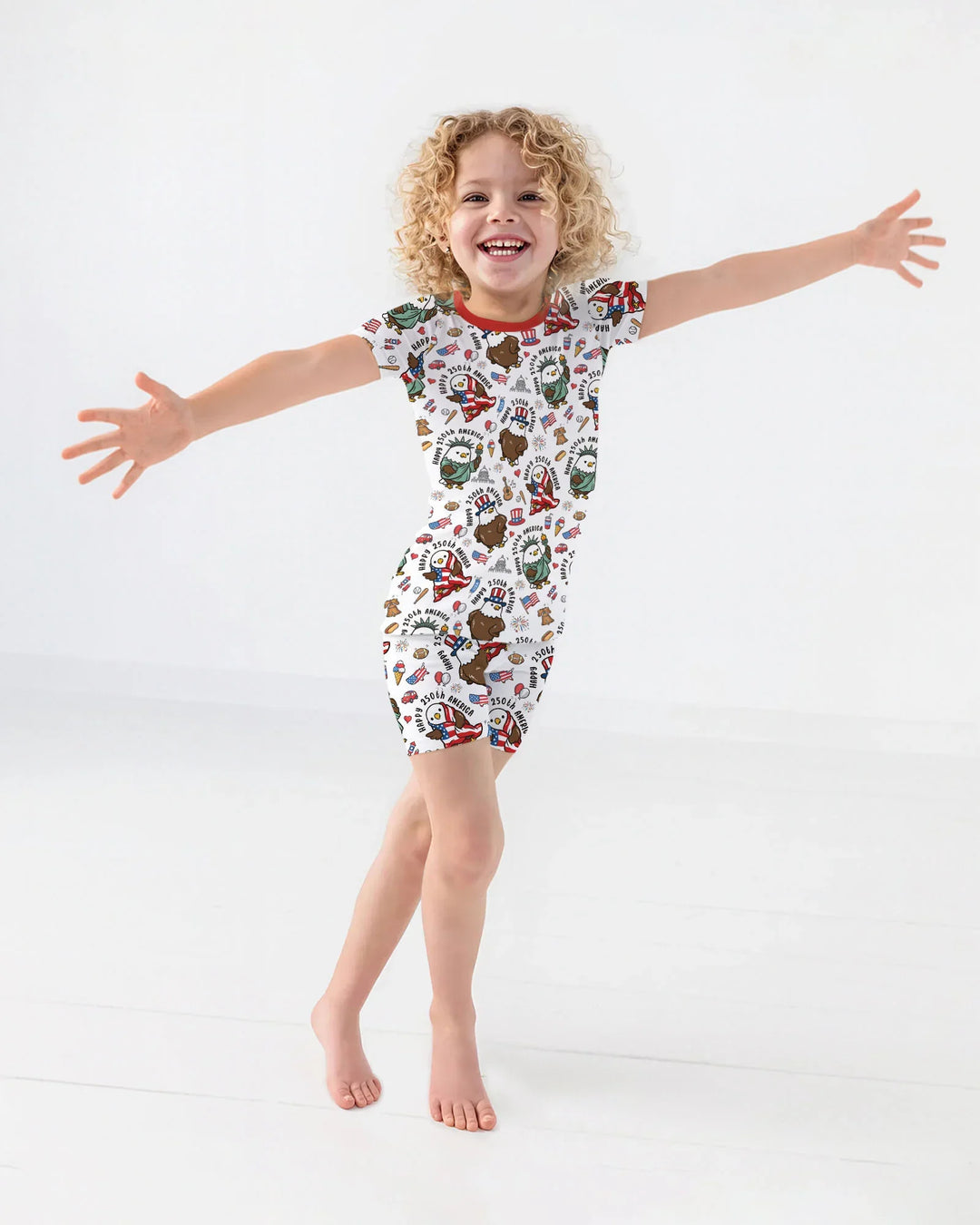 Template Zweiteiliges Pyjama-Set mit kurzen Ärmeln und Shorts