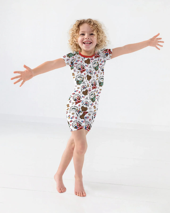Template Zweiteiliges Pyjama-Set mit kurzen Ärmeln und Shorts