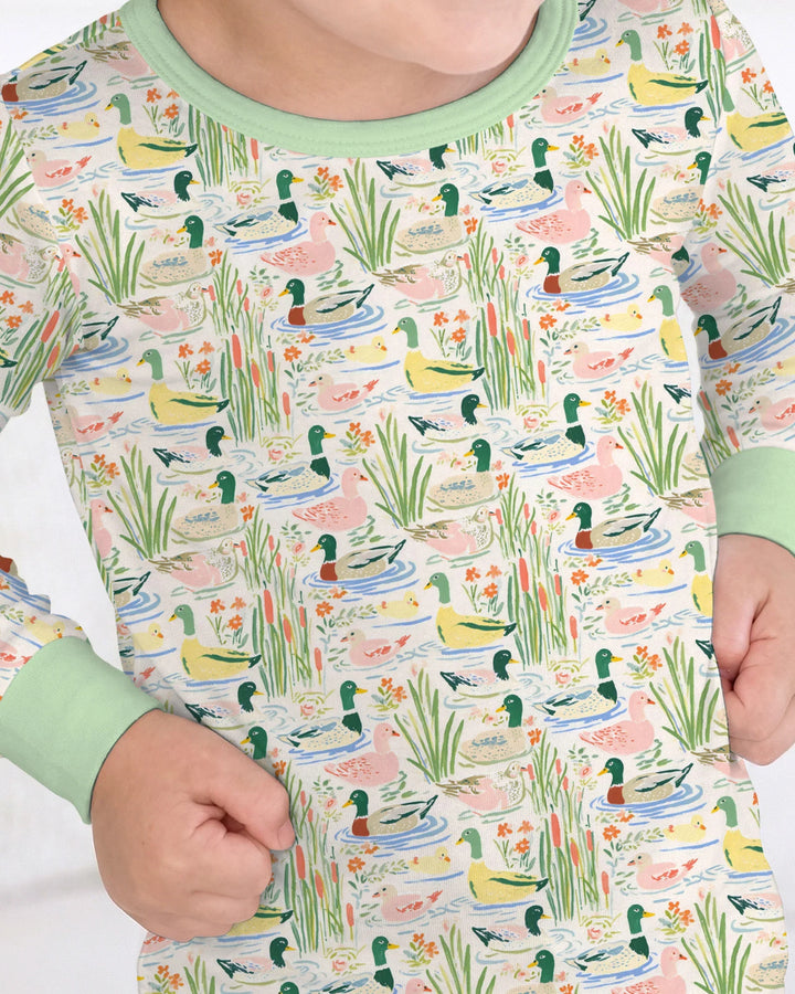 Zweiteiliges Langarm-Pyjama-Set mit Sommerfrüchten