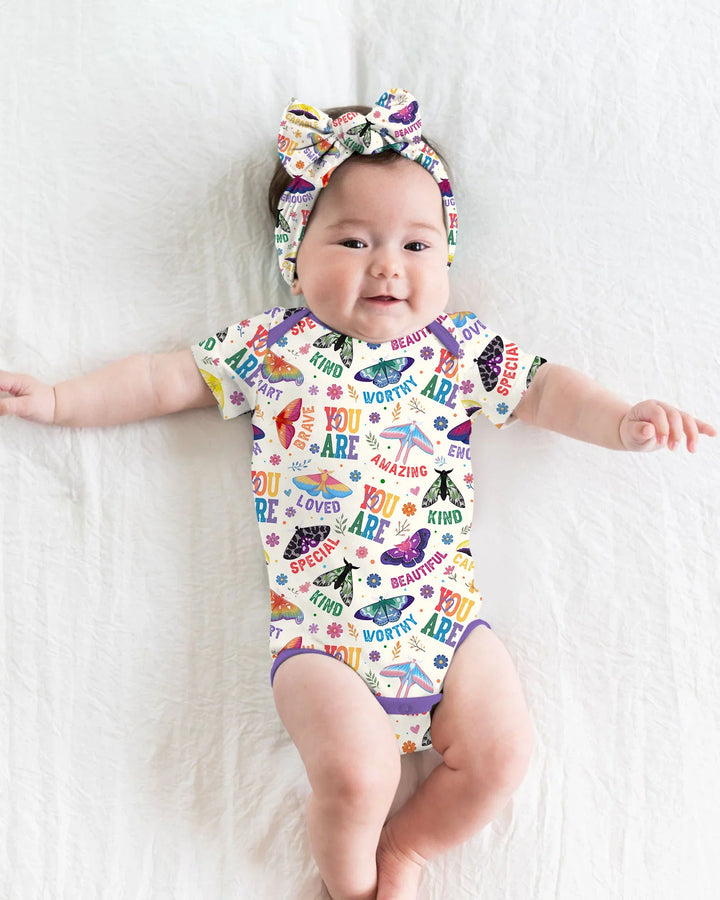 Gerippte Babykleidung mit individuellem Foto - Weich &amp; Skizzenhaft