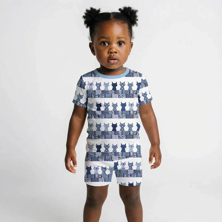 Template Zweiteiliges Pyjama-Set mit kurzen Ärmeln und Shorts