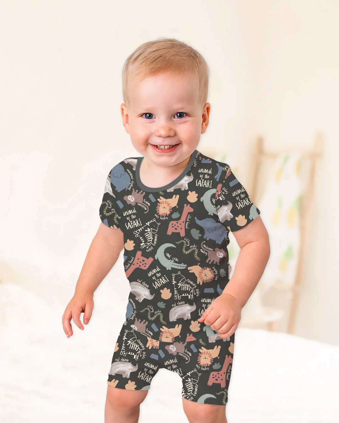 Template Zweiteiliges Pyjama-Set mit kurzen Ärmeln und Shorts